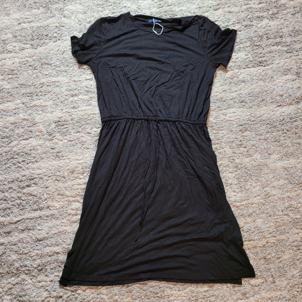 XL juniors comfy black dress.